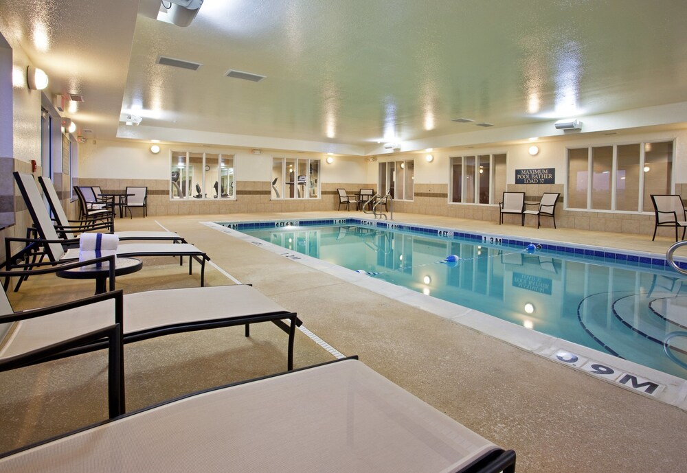 Holiday Inn Express Suites Portland 28/48