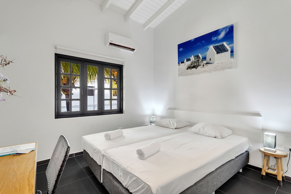 Resort Bonaire 10/50