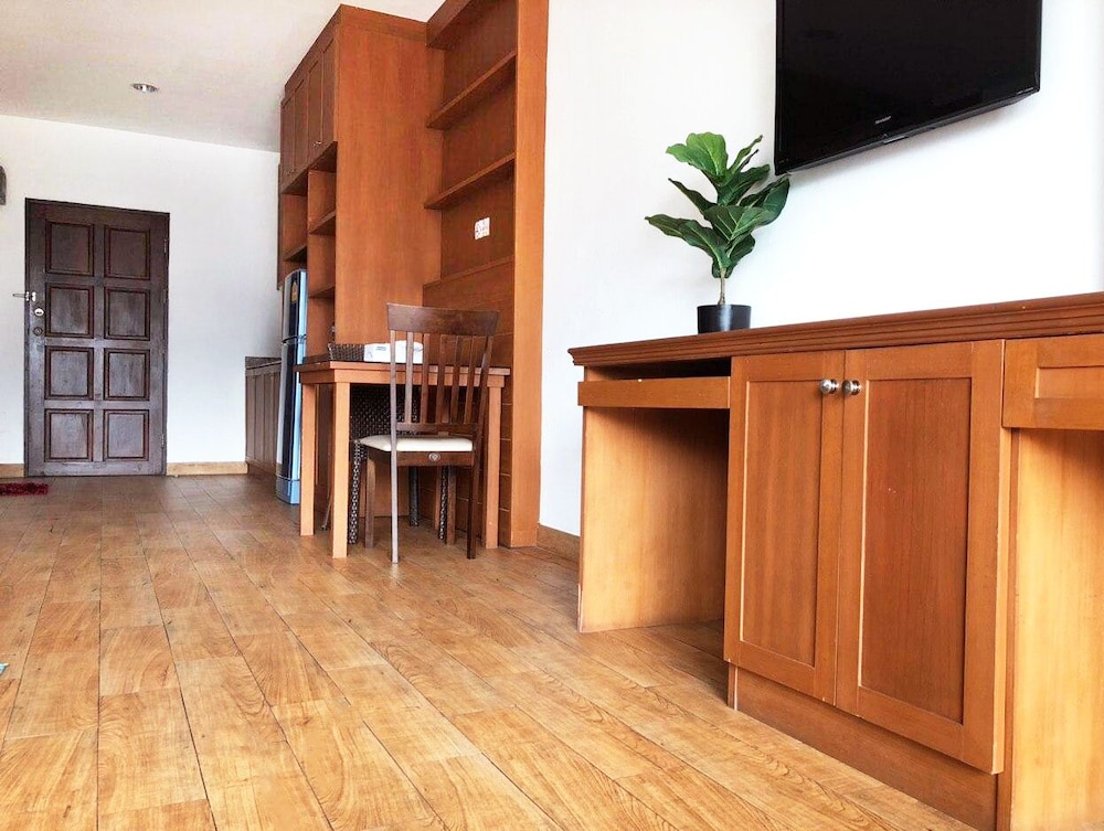 Vtsix Condo Rentals at View Talay 6 Pattaya 11/71