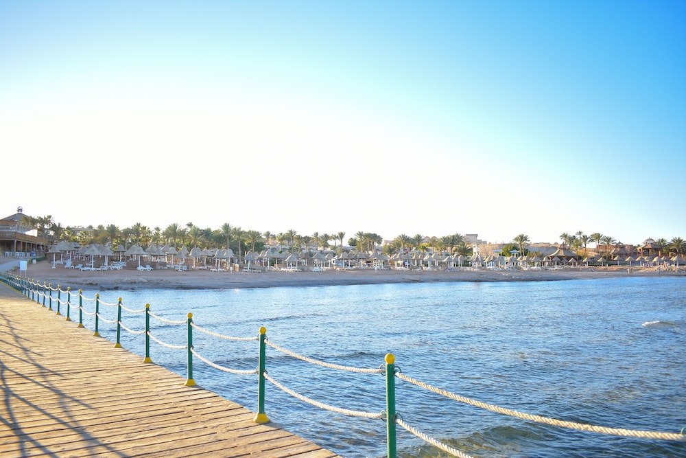 Parrotel Beach Resort 35/58