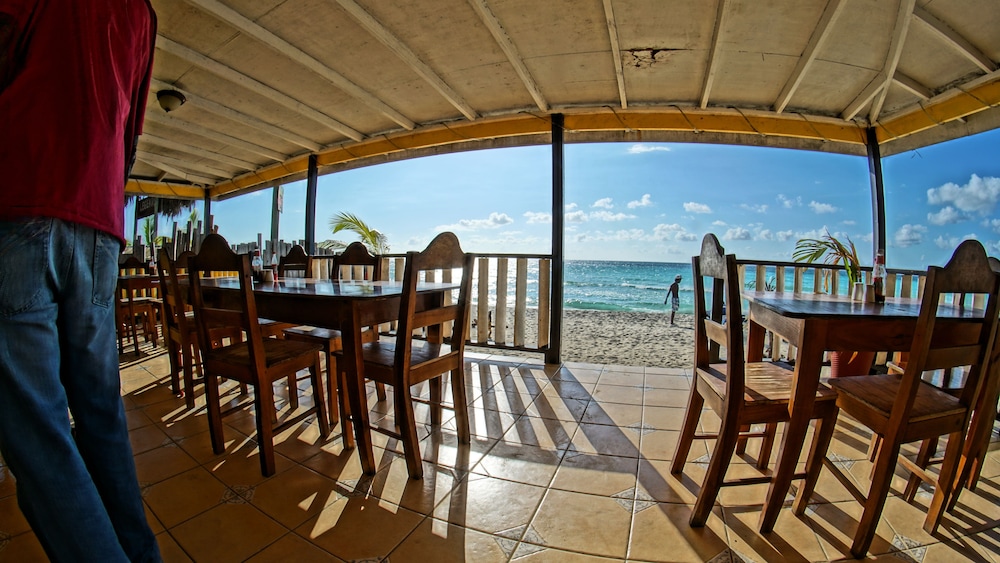 JAMAICA TAMBOO RESORT 10/23