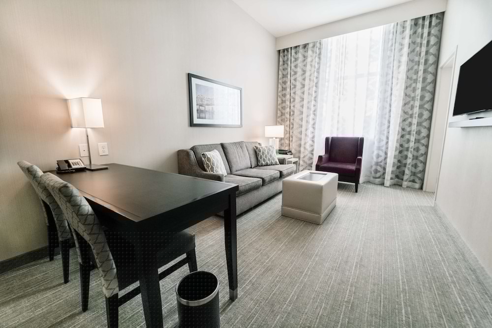 Embassy Suites Louisville Downtown 45/87