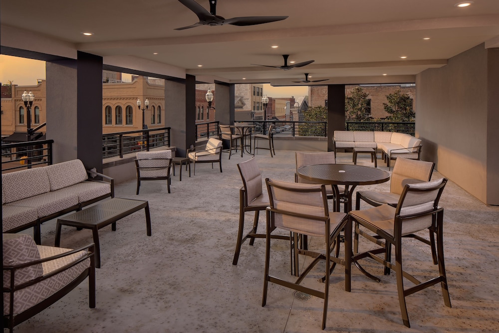 Hyatt Place Florence Downtown 33/39