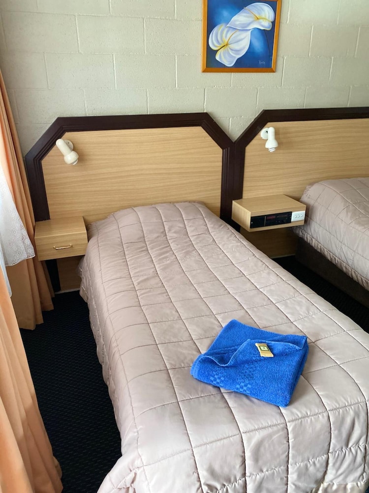BELLVIEW MOTEL 14/55