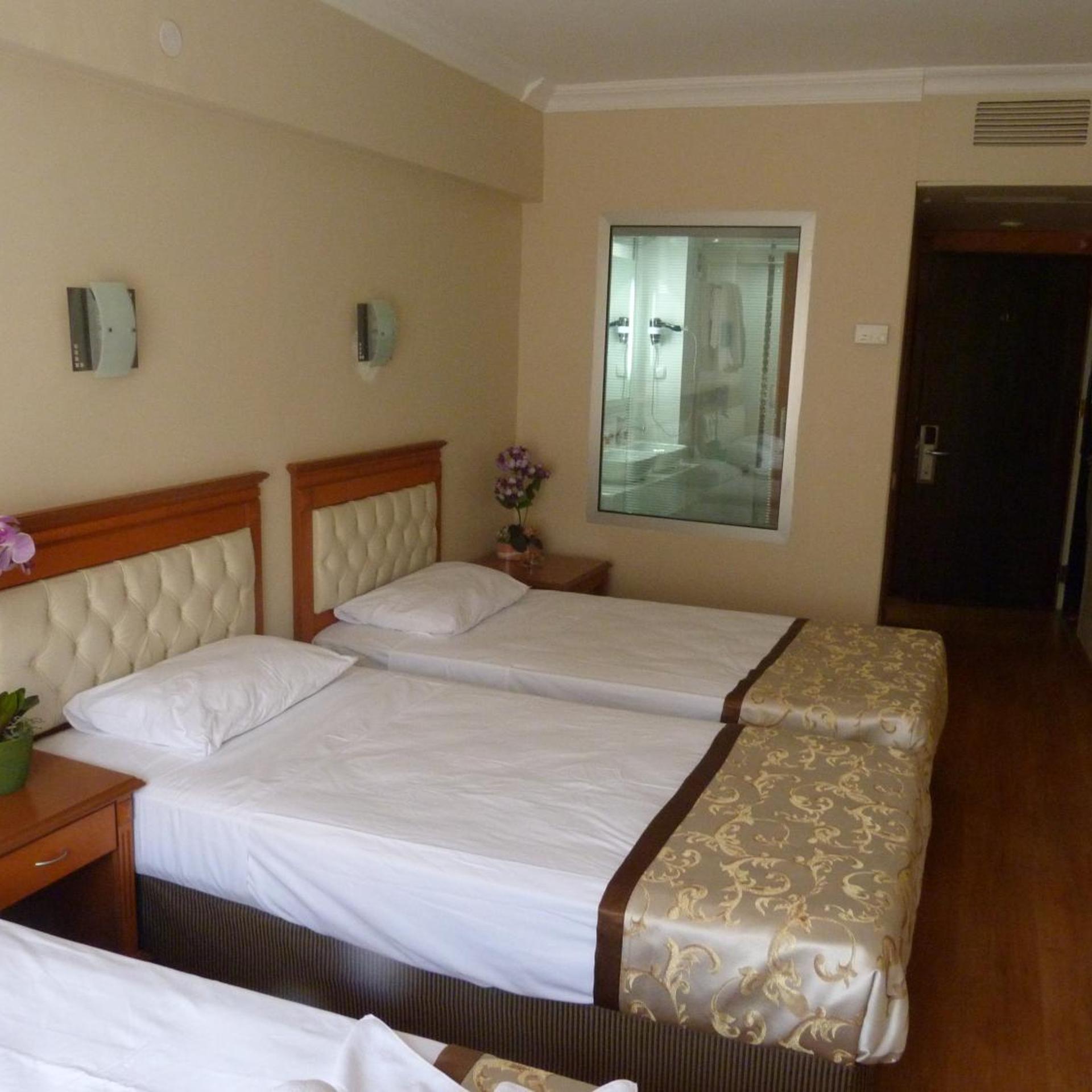 غرفة قياسية ثلاثية بسرير فردي، Prestige Hotel Old City 8/10