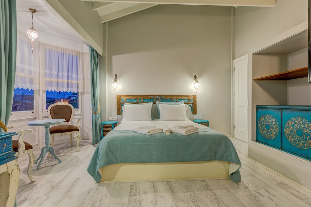 SUPERIOR, DOUBLE BED