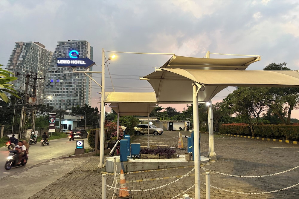 Lemo Hotel Serpong 58/62