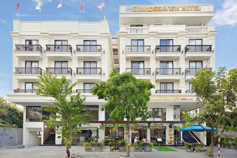 Grand Seaview Hotel 58/68