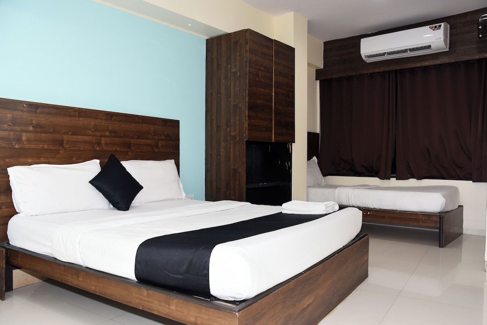 غرفة قياسية بسرير مزدوج، Kamran Residency 4/10