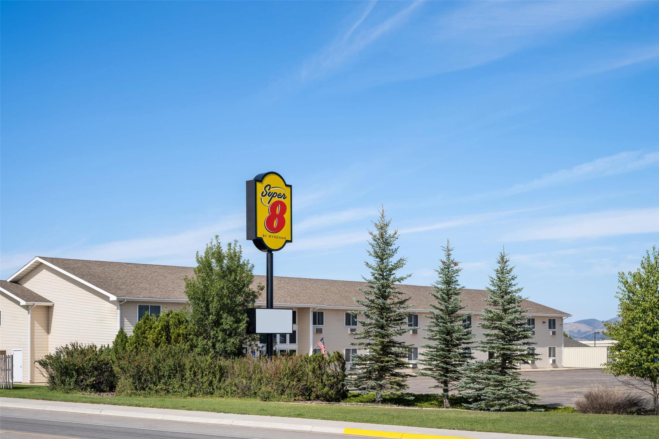 Super 8 by Wyndham Lewistown 8/51