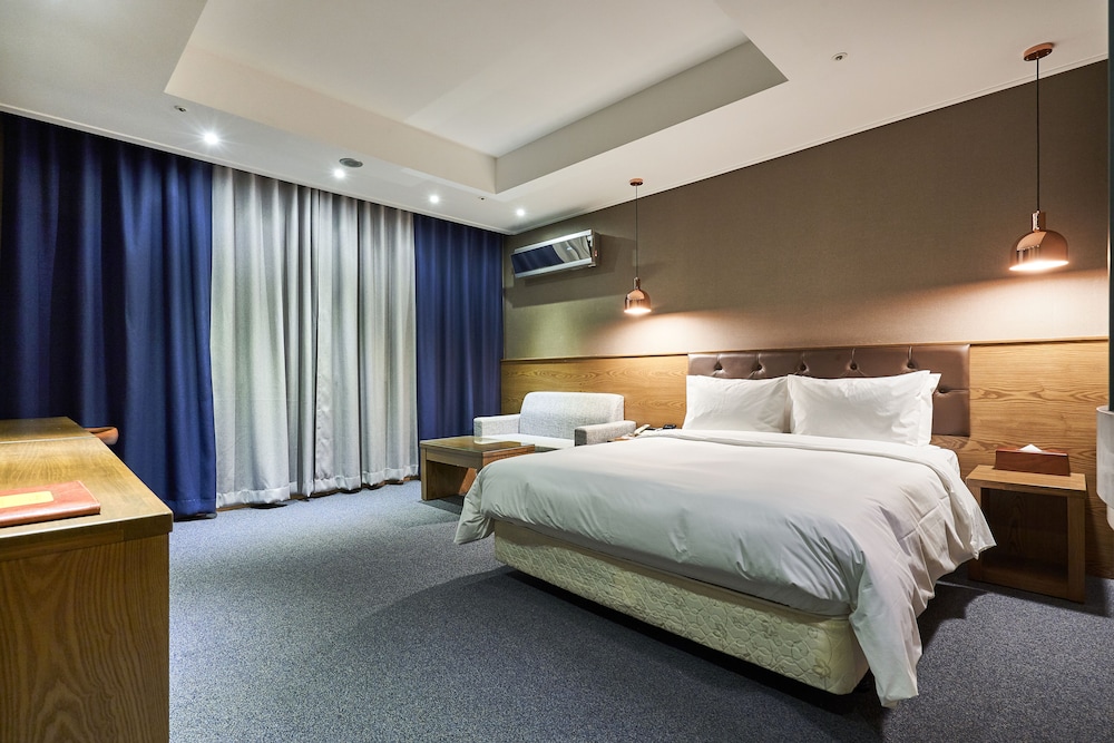 The Koryo Hotel 13/58