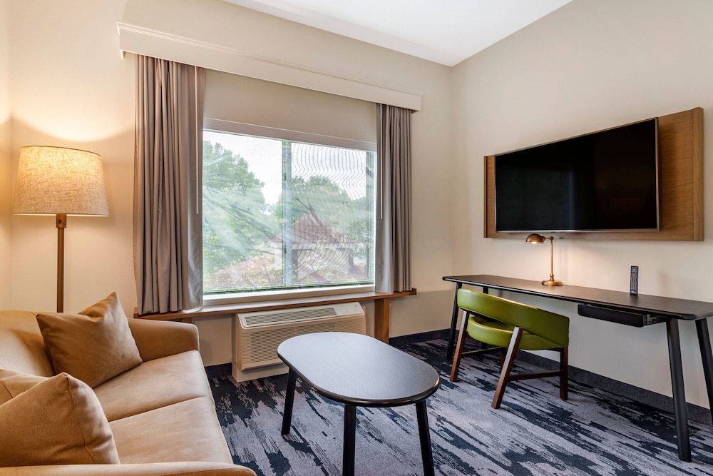 Fairfield Inn & Suites By Marriott Helen 25/28