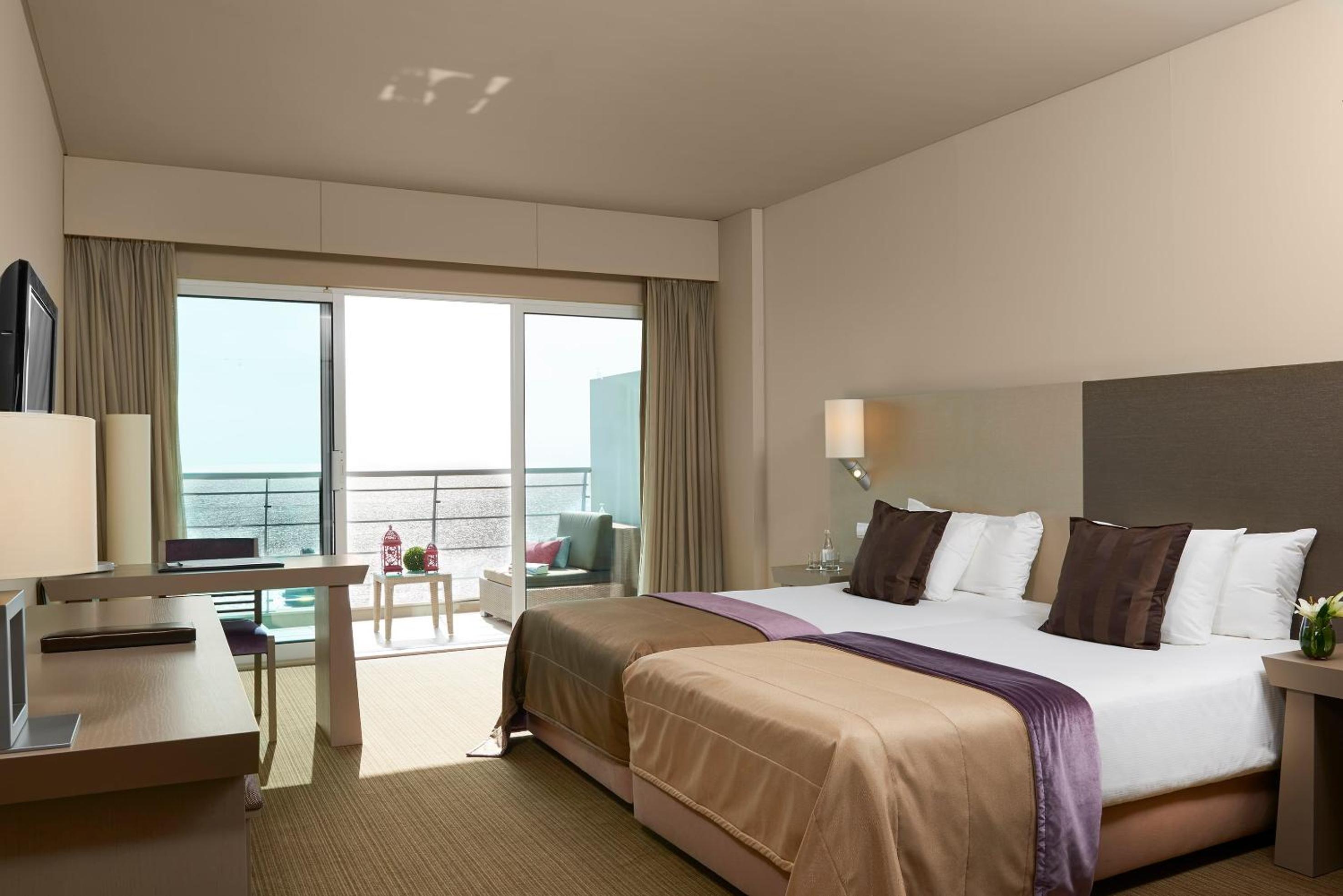 Royal, Suite, Queen Bed, Sofa