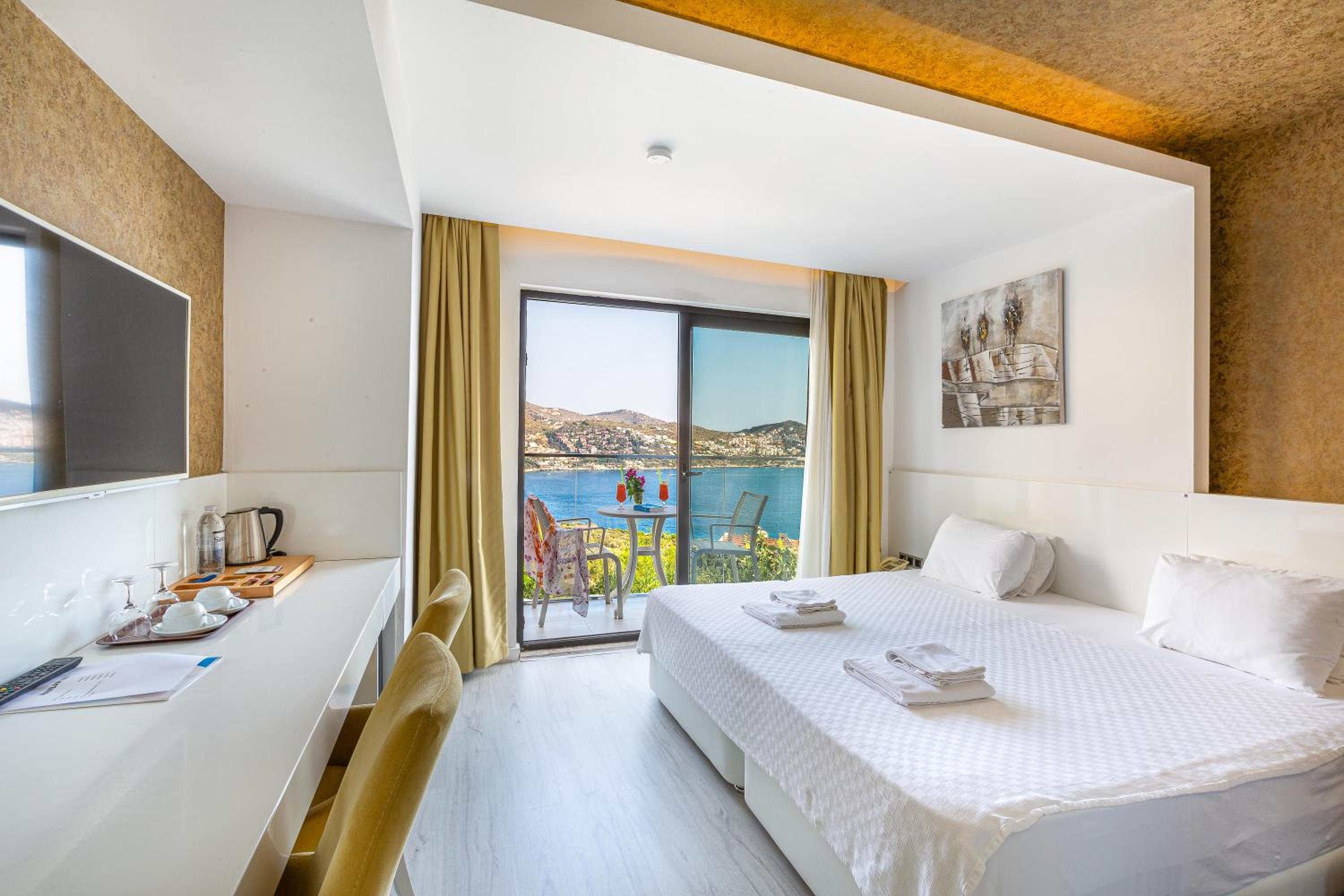 Room, Double or Twin Bed, Sea View