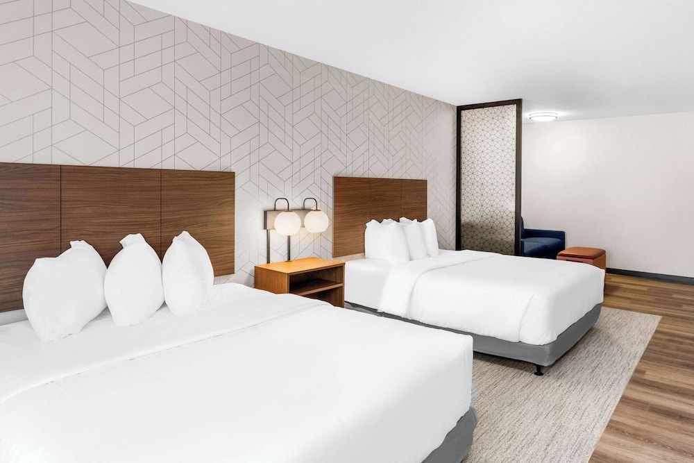 SUITE, 2 QUEEN BEDS, ACCESSIBLE