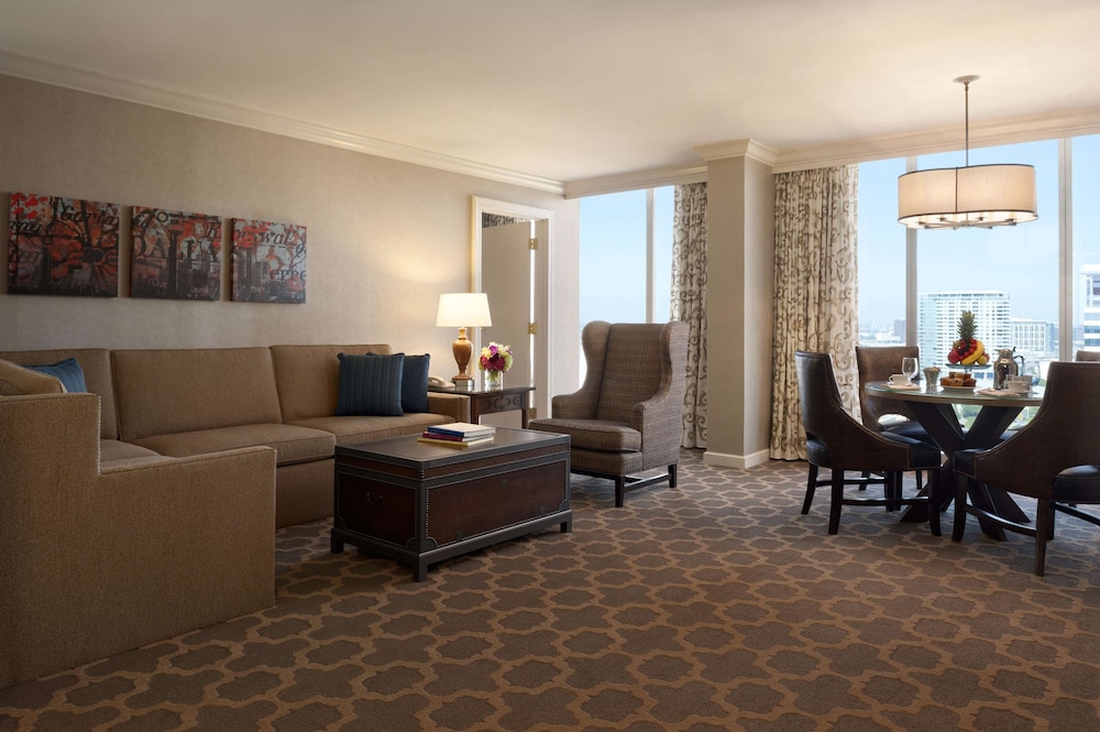 Fairmont Dallas 37/73