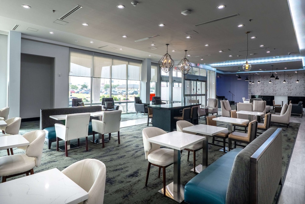 La Quinta Inn & Suites by Wyndham Corpus Christi Southeast 44/56
