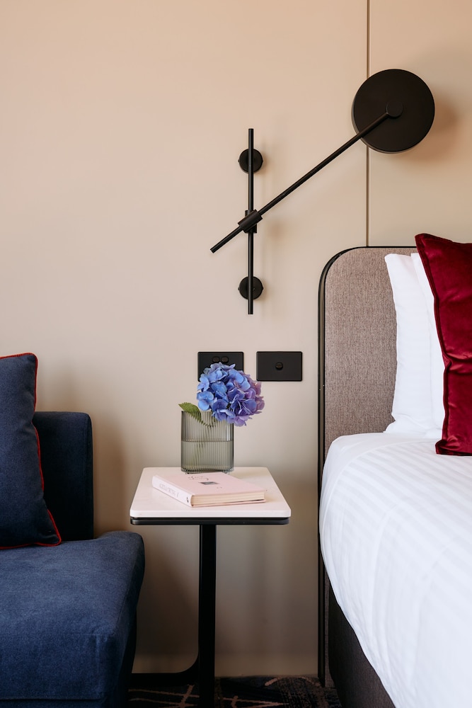 Mercure Melbourne Doncaster 57/70