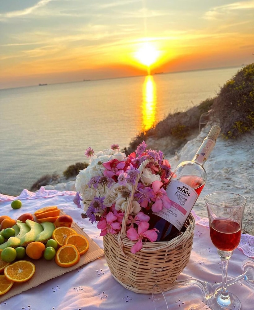 Sukha Inn Otel & Beach 30/50