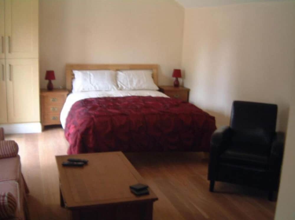 Tibbiwell Lodge - B&B 7/16