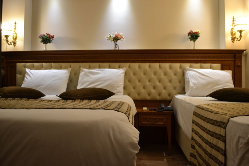 Seven Days Hotel 36/60