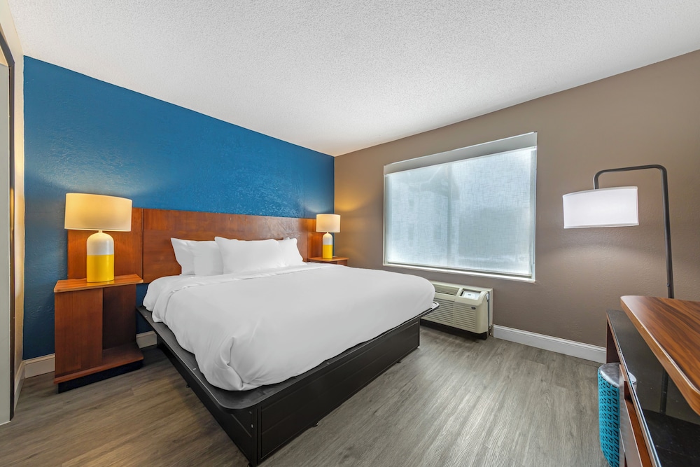 Upgrade, Suite, King Bed