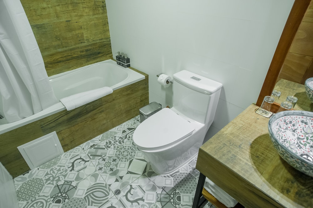 Casa Biru Hotel Boutique 60/68