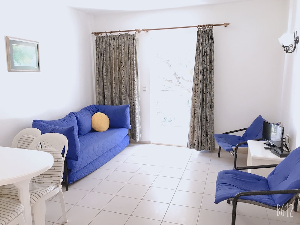 ANT APART HOTEL 10/50