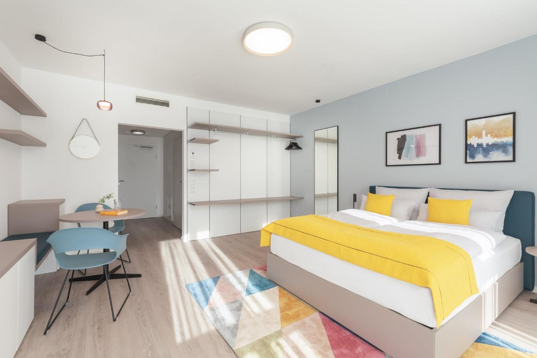 Studio, Queen Bed, Kitchenette, Accessible