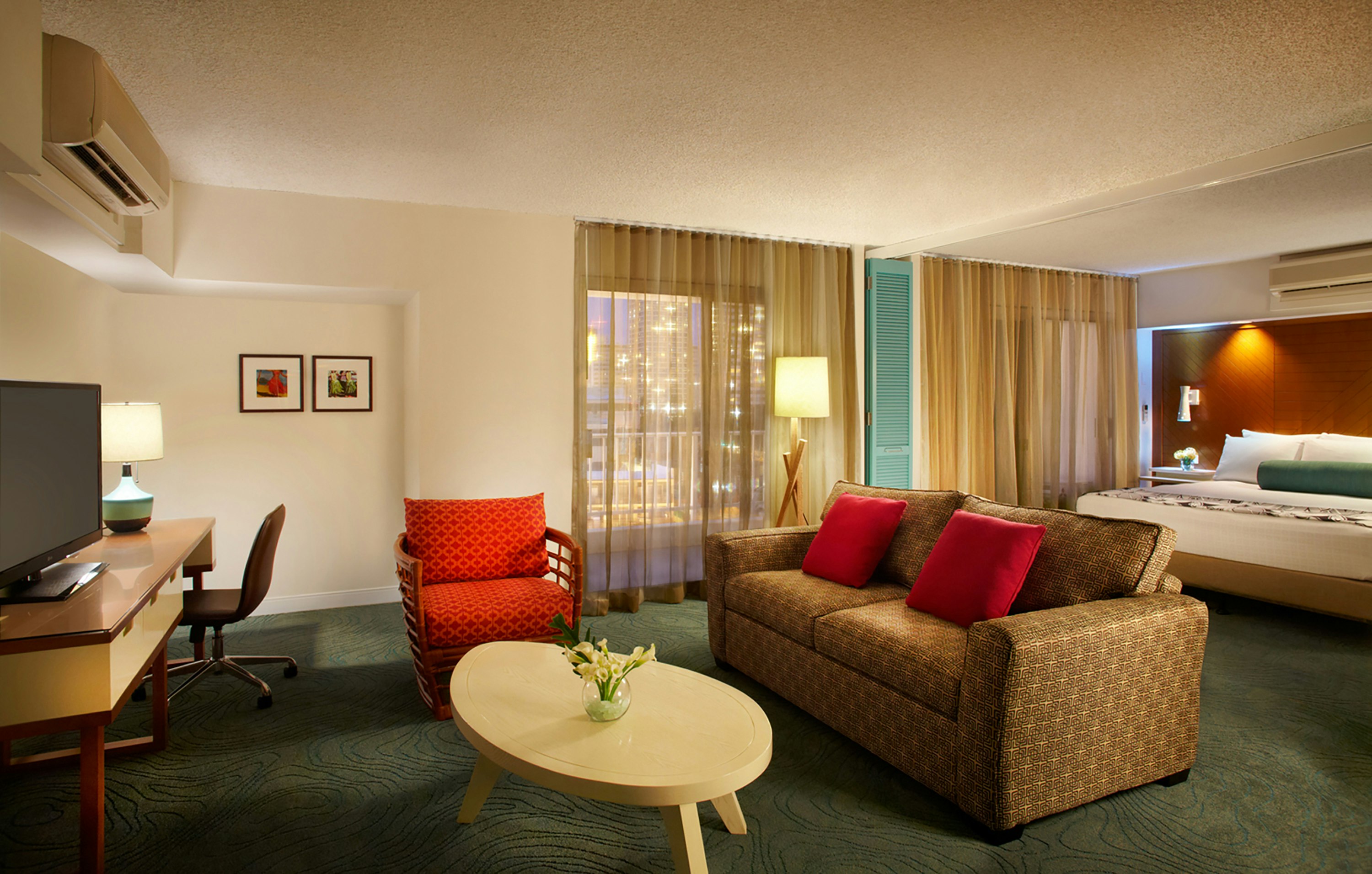 Oasis Hotel Waikiki 19/37