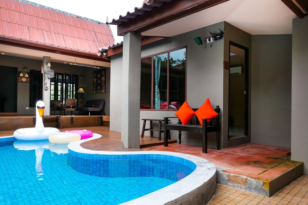 Floraville Phuket Resort 8/67