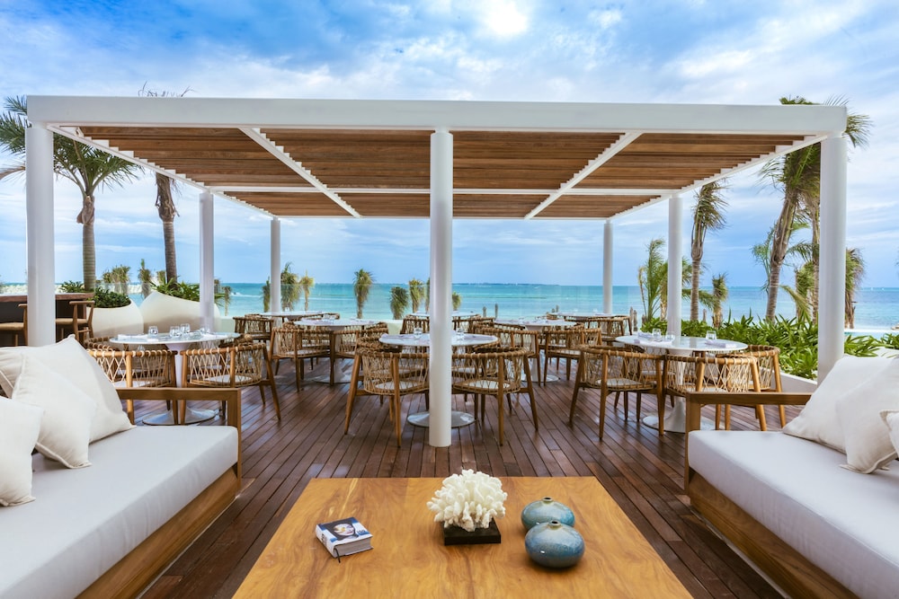 SLS Cancun 60/72