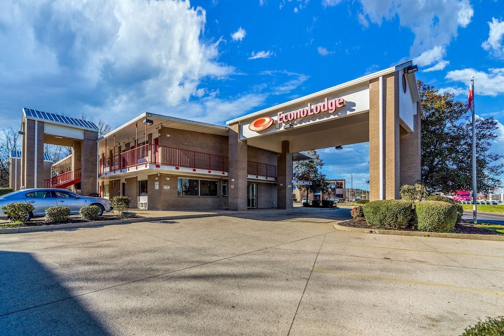 Econo Lodge Meridian 3/28