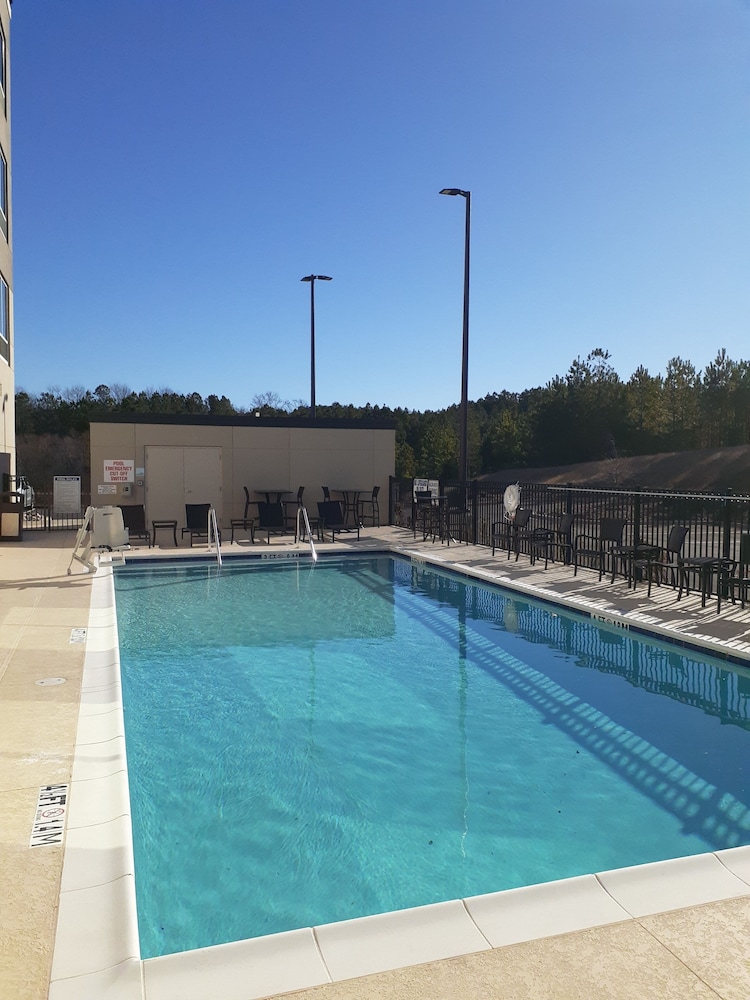 Holiday Inn Express and Suites Richburg 38/50