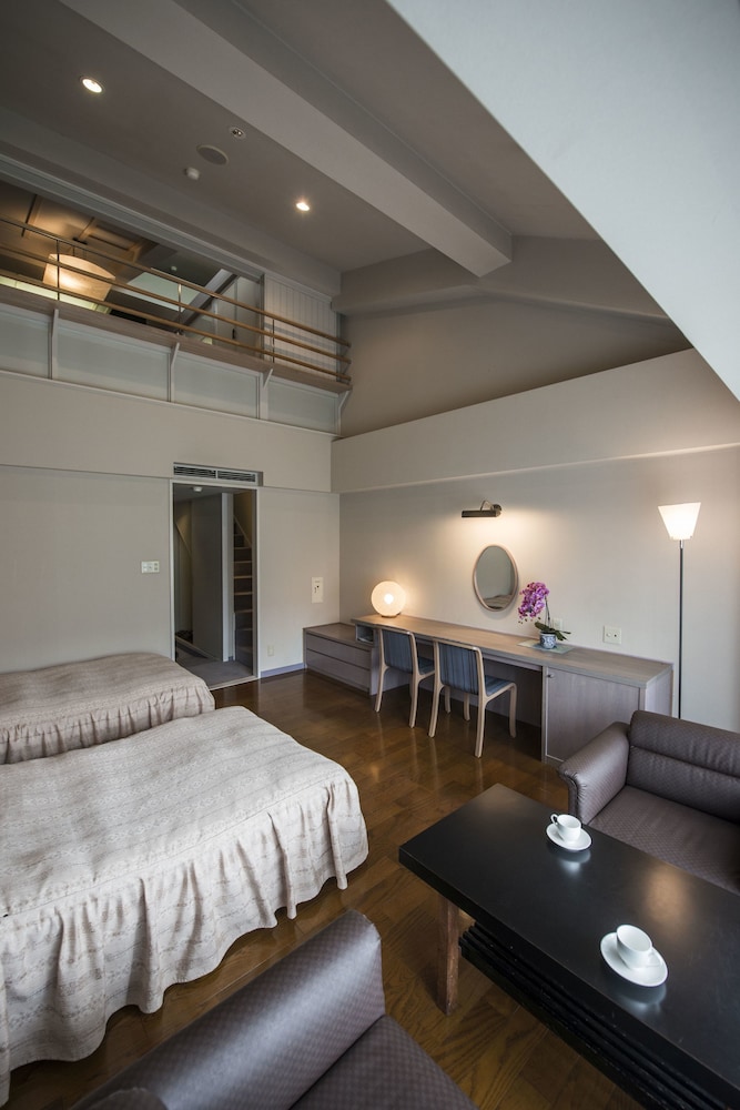Hotel Lucent Takamiya 11/43
