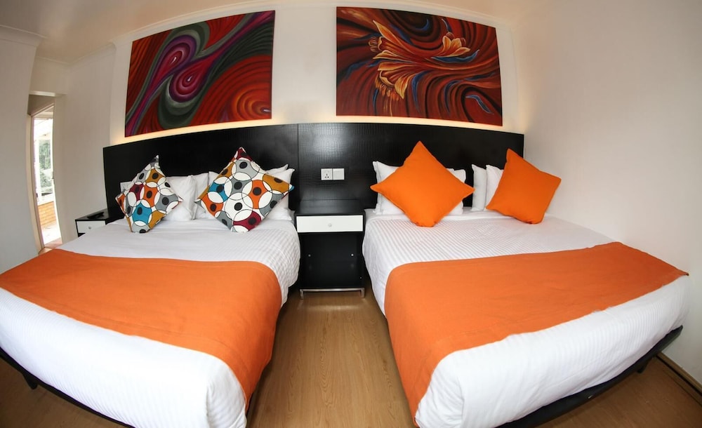 Basic, Twin Beds