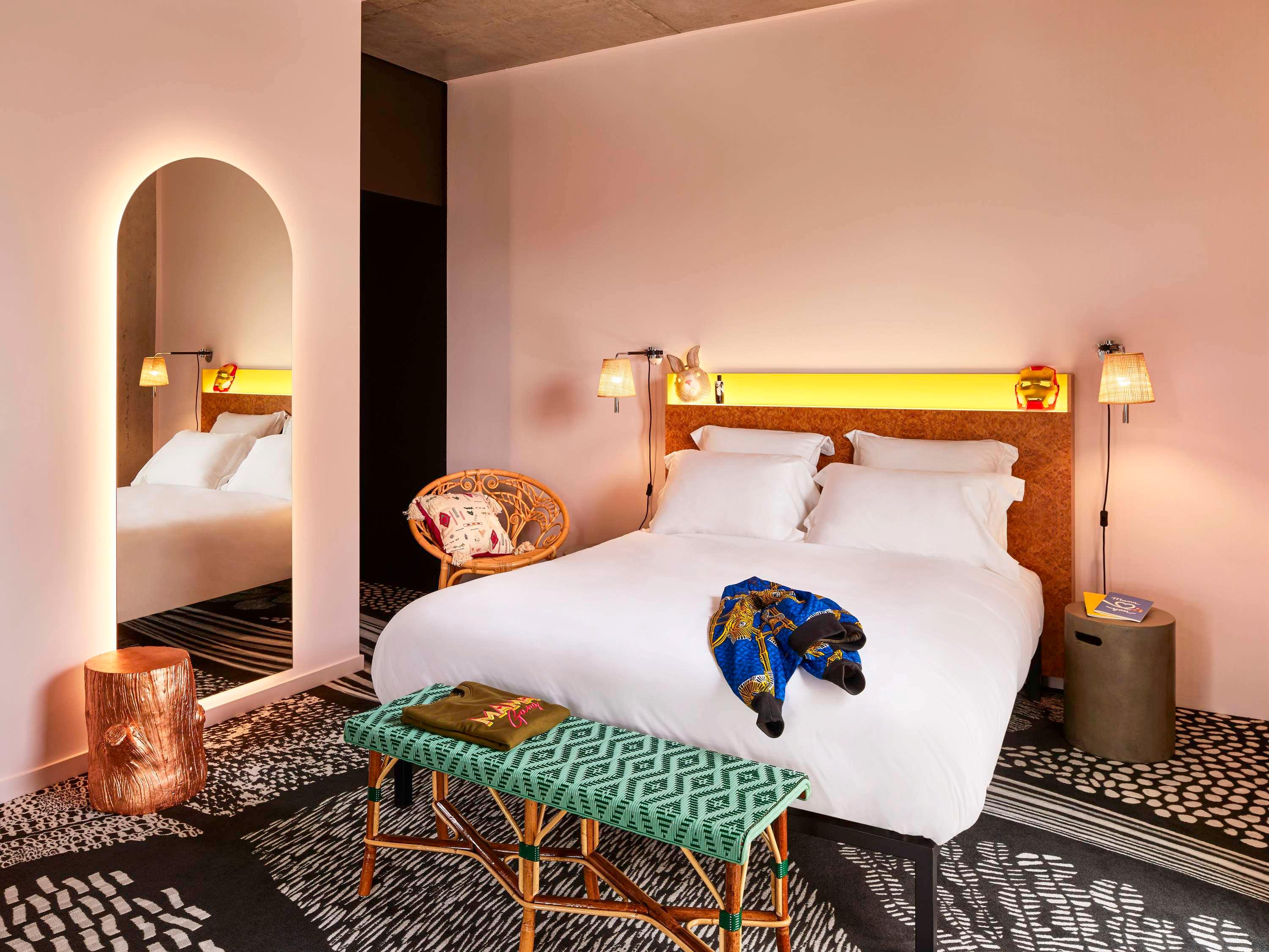 Large Mama, Double Bed, Accessible