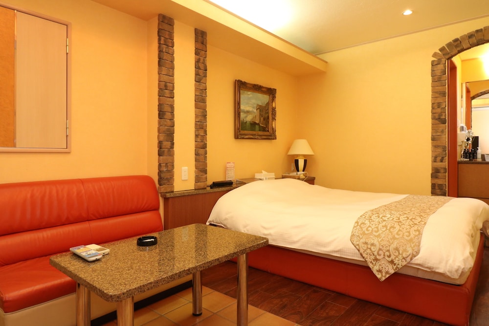 Hotel To 17/48
