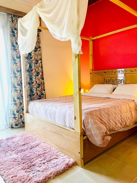 Tiya, Queen Bed, Balcony