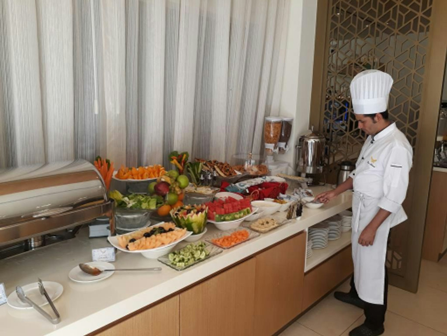 restaurant cafeteria