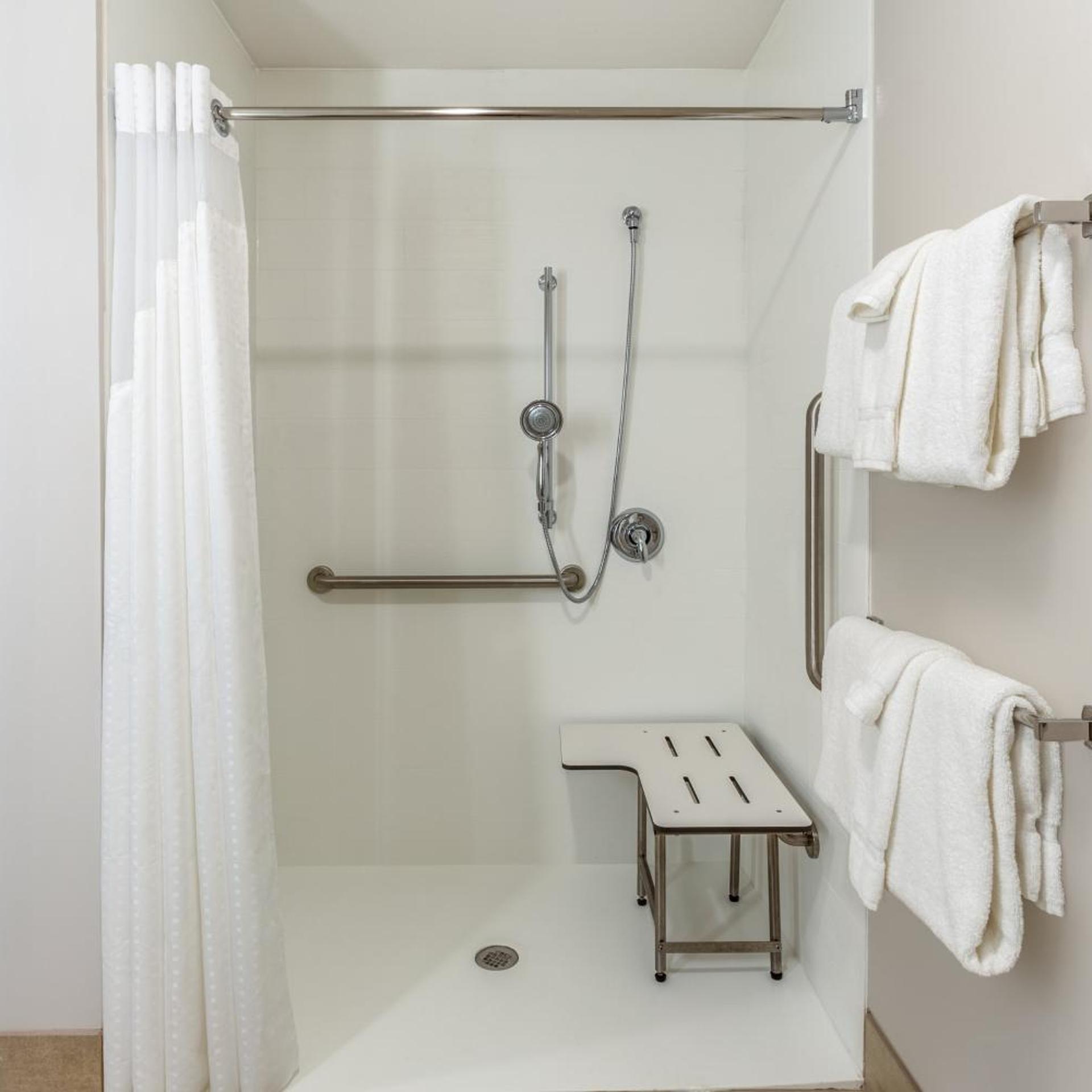 جناح لذوي الإعاقة، Holiday Inn Express Suites Springfield North 4/4