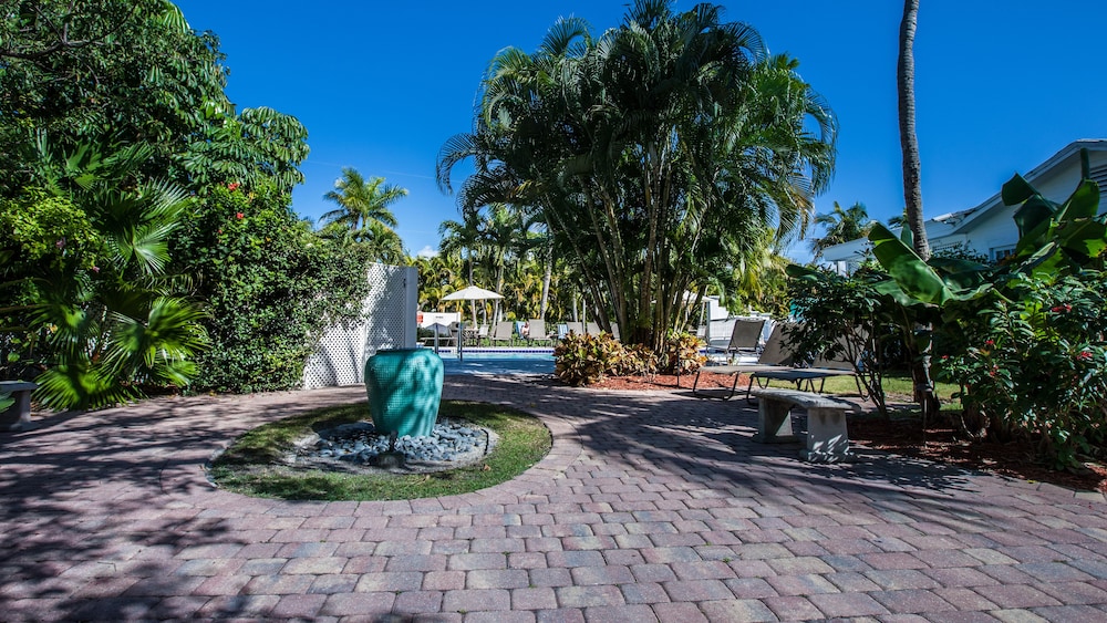 Olde Marco Island Inn And Suites 15/57