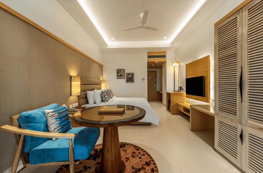 Shyama Sarovar Portico 41/64