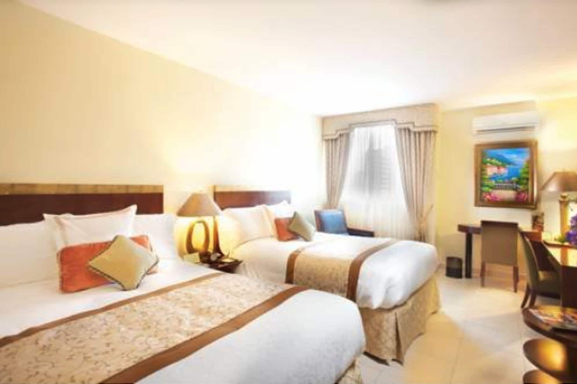 ROOM, DOUBLE BED