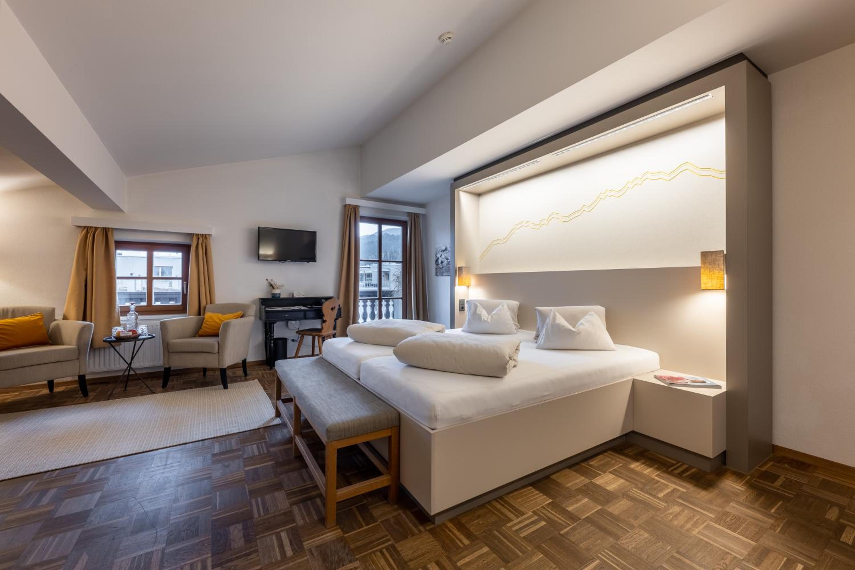 Deluxe, Double Bed