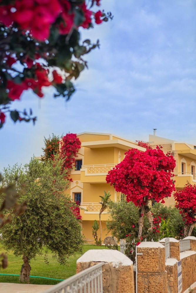 Parthenis Hotel & Suites 5/50