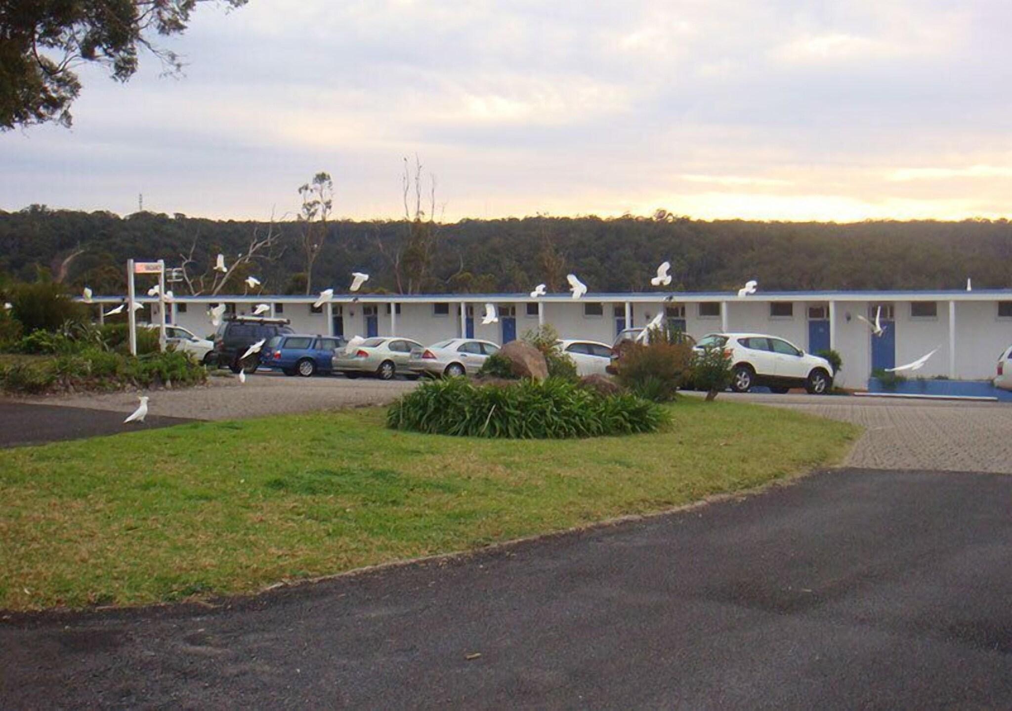 KINGFISHER MOTEL 18/30