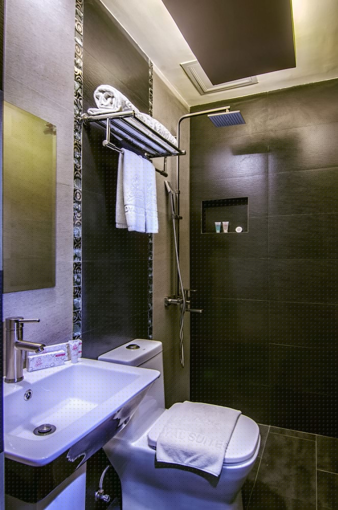 Eloisa Royal Suites 41/58