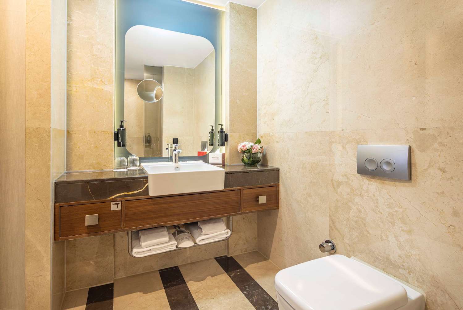 Ramada Plaza by Wyndham Istanbul Tekstilkent 47/49