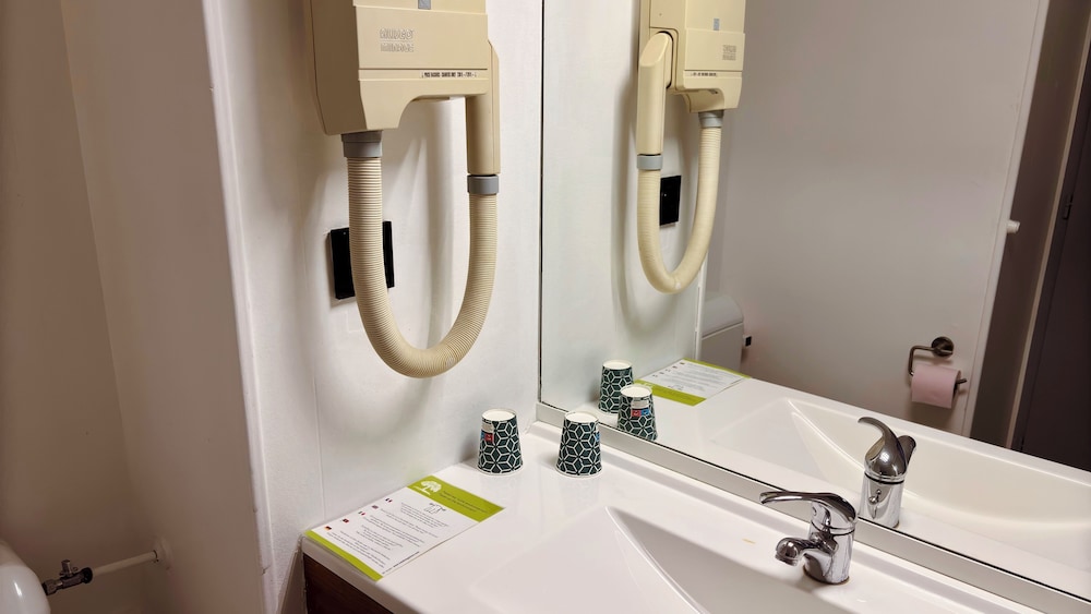 Kyriad Direct Arpajon 49/50